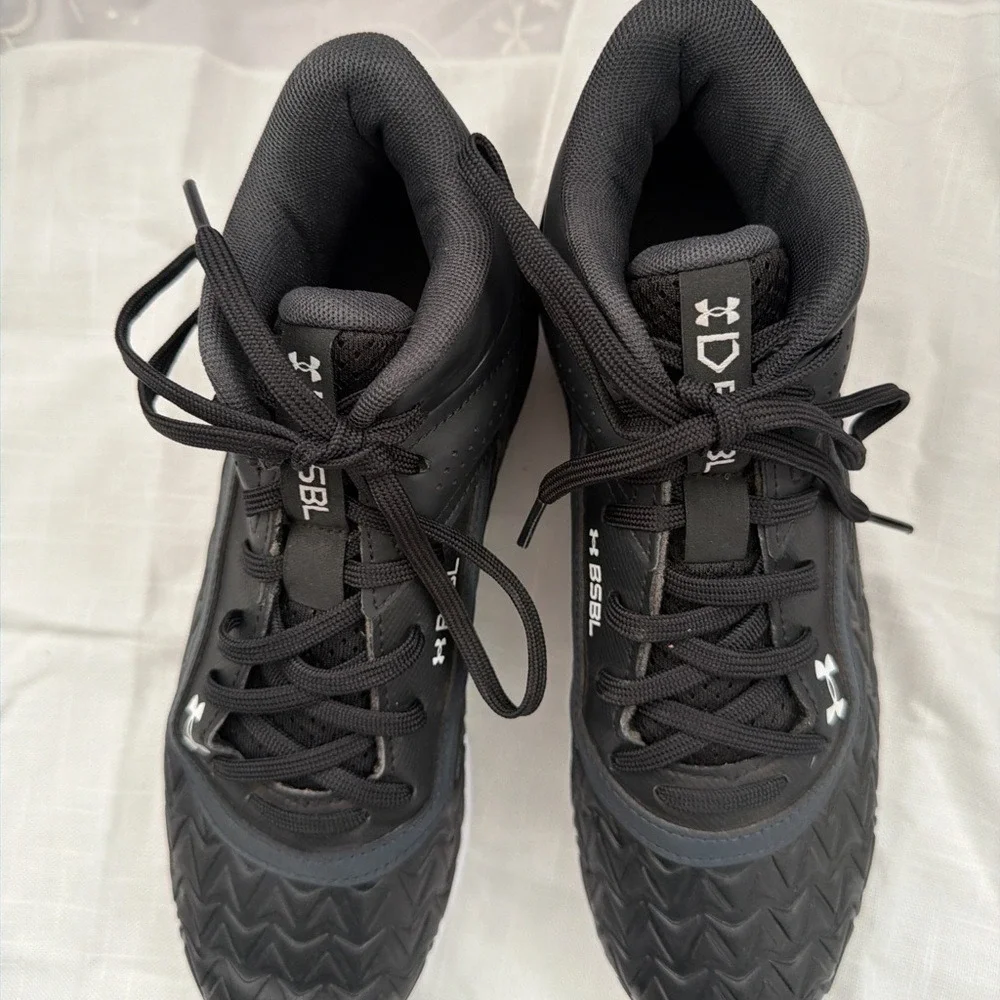 Turf Baseball Soccer lightweight Under Armour 3027446-001 Leadoff Mid 3.0 M7 W8.
